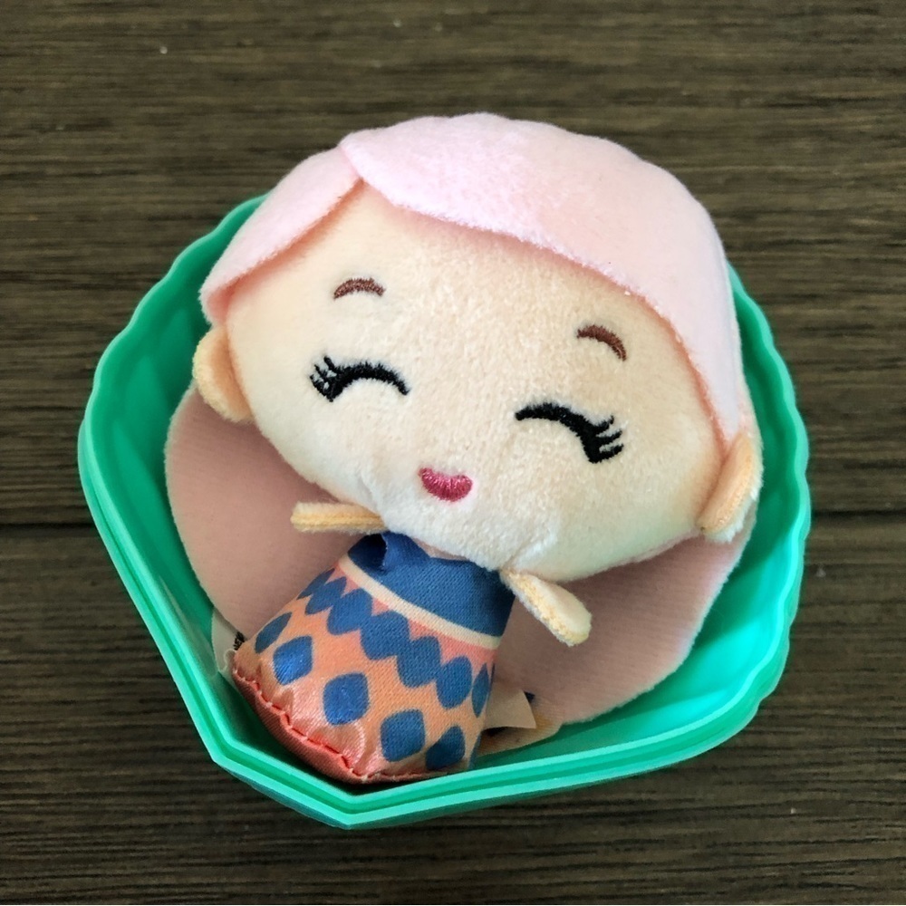 Disney: Little Mermaid live action mini mystery plush: Caspia